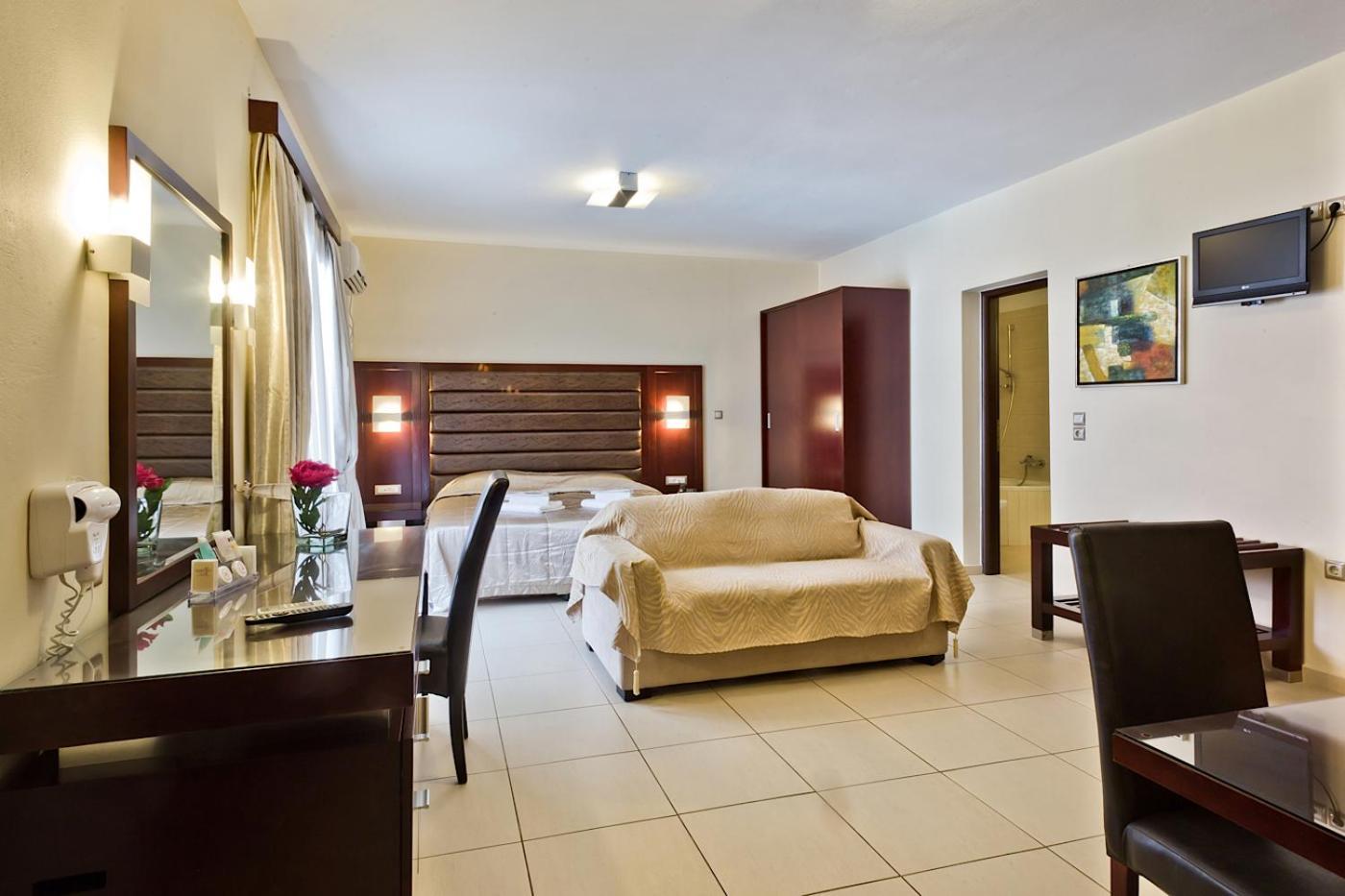 Socrates Hotel Apartments Karpathos Exterior photo